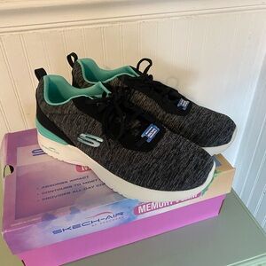 Women’s Skechers Black and Teal Sneakers NWT